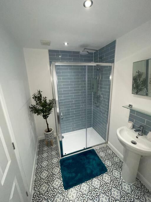 Modern Stylish Studio Flat Near Leigh On Sea. Hadleigh  Exteriör bild