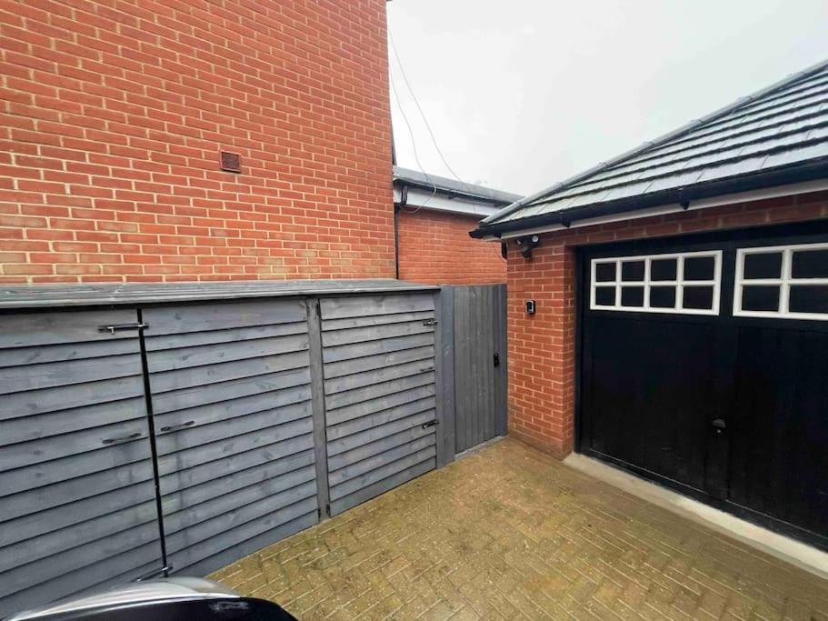 Modern Stylish Studio Flat Near Leigh On Sea. Hadleigh  Exteriör bild