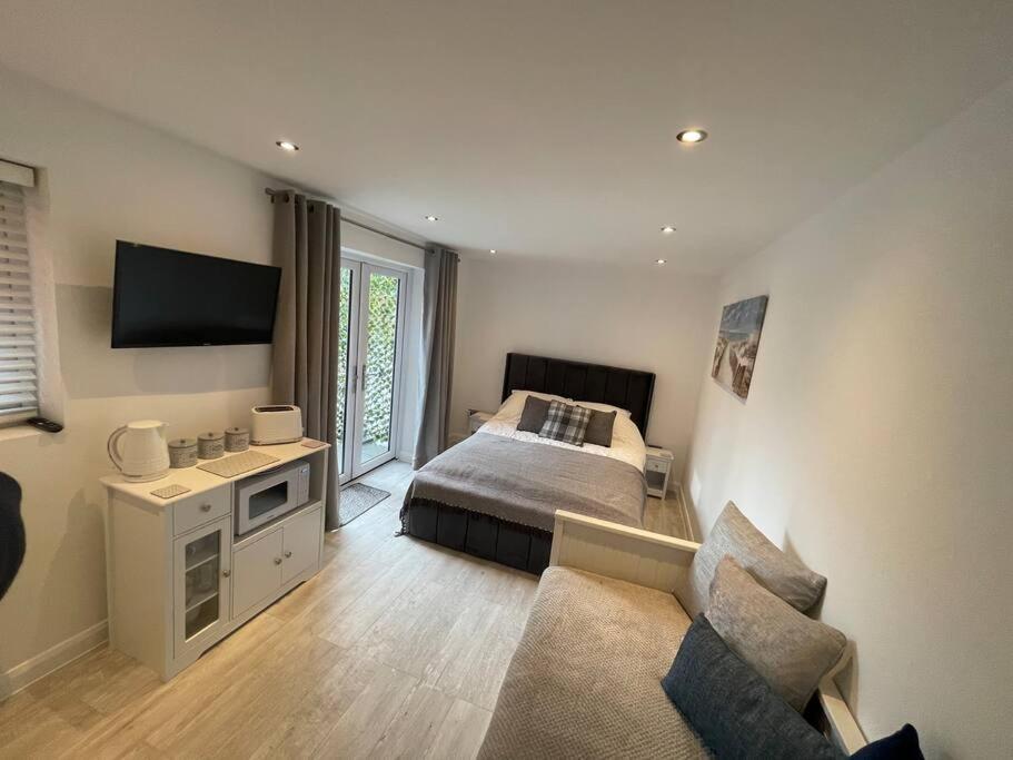 Modern Stylish Studio Flat Near Leigh On Sea. Hadleigh  Exteriör bild