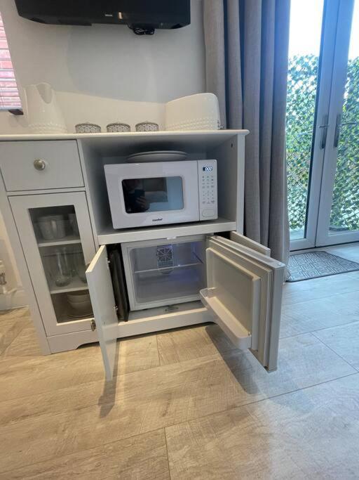 Modern Stylish Studio Flat Near Leigh On Sea. Hadleigh  Exteriör bild