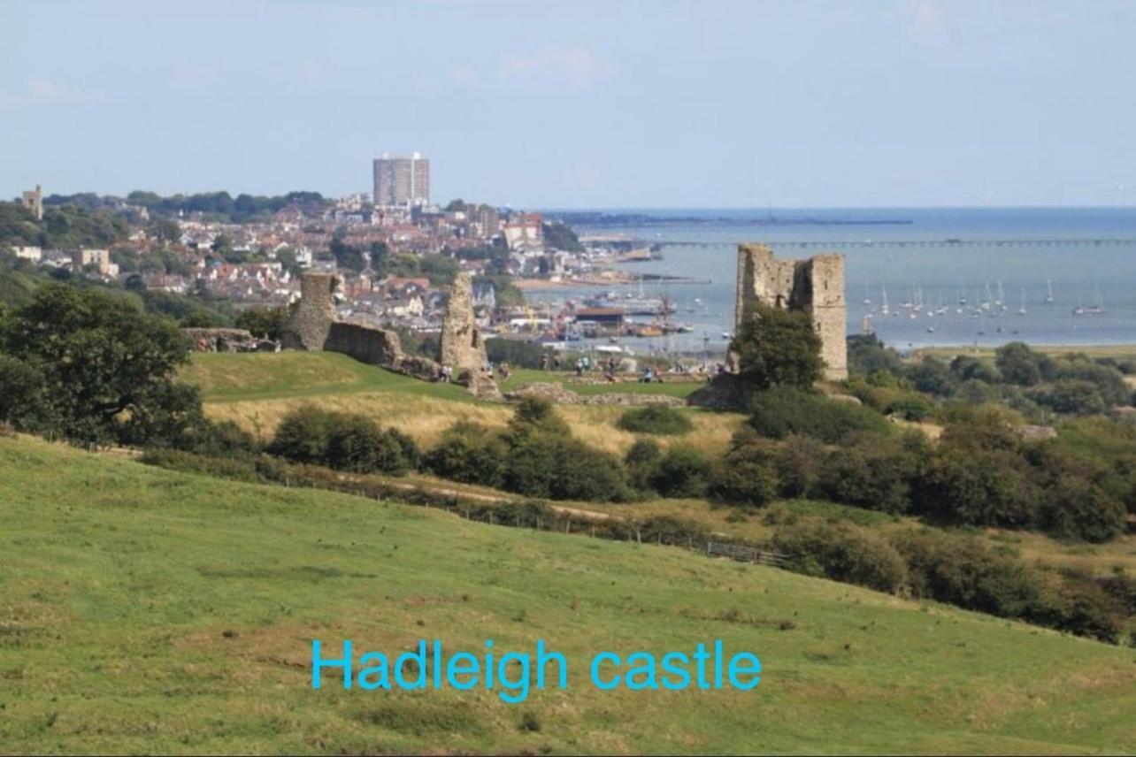 Modern Stylish Studio Flat Near Leigh On Sea. Hadleigh  Exteriör bild